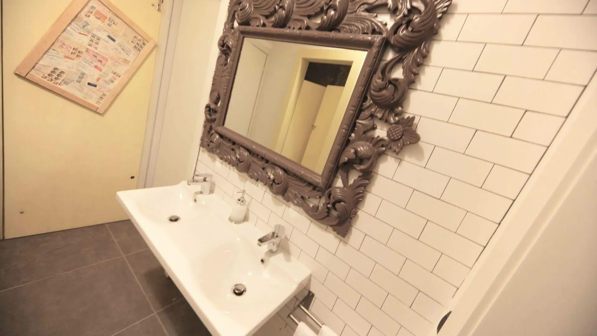 Dopa Hostel Bologna 0*,